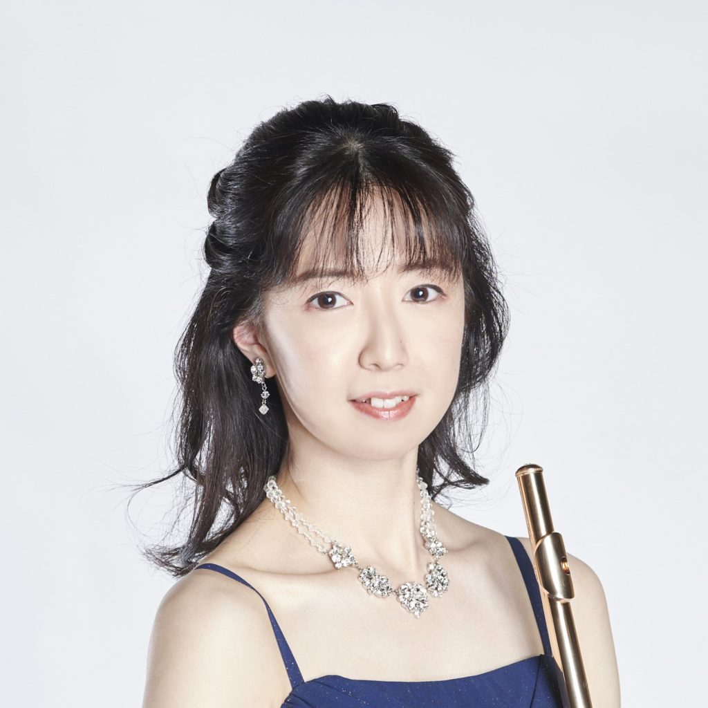 廣瀨紀衣（フルート）　　大阪府立夕陽丘高等学校音楽科を経て、神戸女学院大学音楽学部卒業。
同大学大学院音楽研究科音楽芸術表現専攻修了。
 その後渡欧、ハンブルク音楽院修了。大学在学中、ハンナ・ギューリック・スエヒロ記念賞受賞。東京音楽大学・昭和音楽大学との３大学連携「ミュージック・コミュニケーション講座」にて音楽ワークショップの基礎を学び、奨学金を受け渡英、ロンドンでの大学間連携プロジェクトに参加。第 23 回「万里の長城杯」国際音楽コンクール管楽器・一般の部
A 第 3位、第22回大阪国際音楽コンクール管楽器部門木管 Age-G エスポアール賞。第84回読売新聞主催新人演奏会等、演奏会への出演多数。
これまでにフルートを弥生佳子、小久見豊子、柴田勲、清水信貴、ザビエル・ラック、エルヴィン・クランバウアー、ヴァルドー・クーネンの各氏に、室内楽をトーマス・グループミュラー氏に師事。 
ヤマハミュージックジャパン管打楽器インストラクター、堺市新進アーティストバンク登録者。豊中市立文化芸術センター第3期レジデントアーティストを経て、現在とよなかARTSワゴン アーティストバンク登録アーティスト。地域アーティストとして、音楽を通して地域の関係を作り出す活動を目指す。